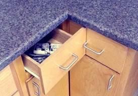 Unit tests pass, integration tests fail: two drawers that can't open because handles are in the way